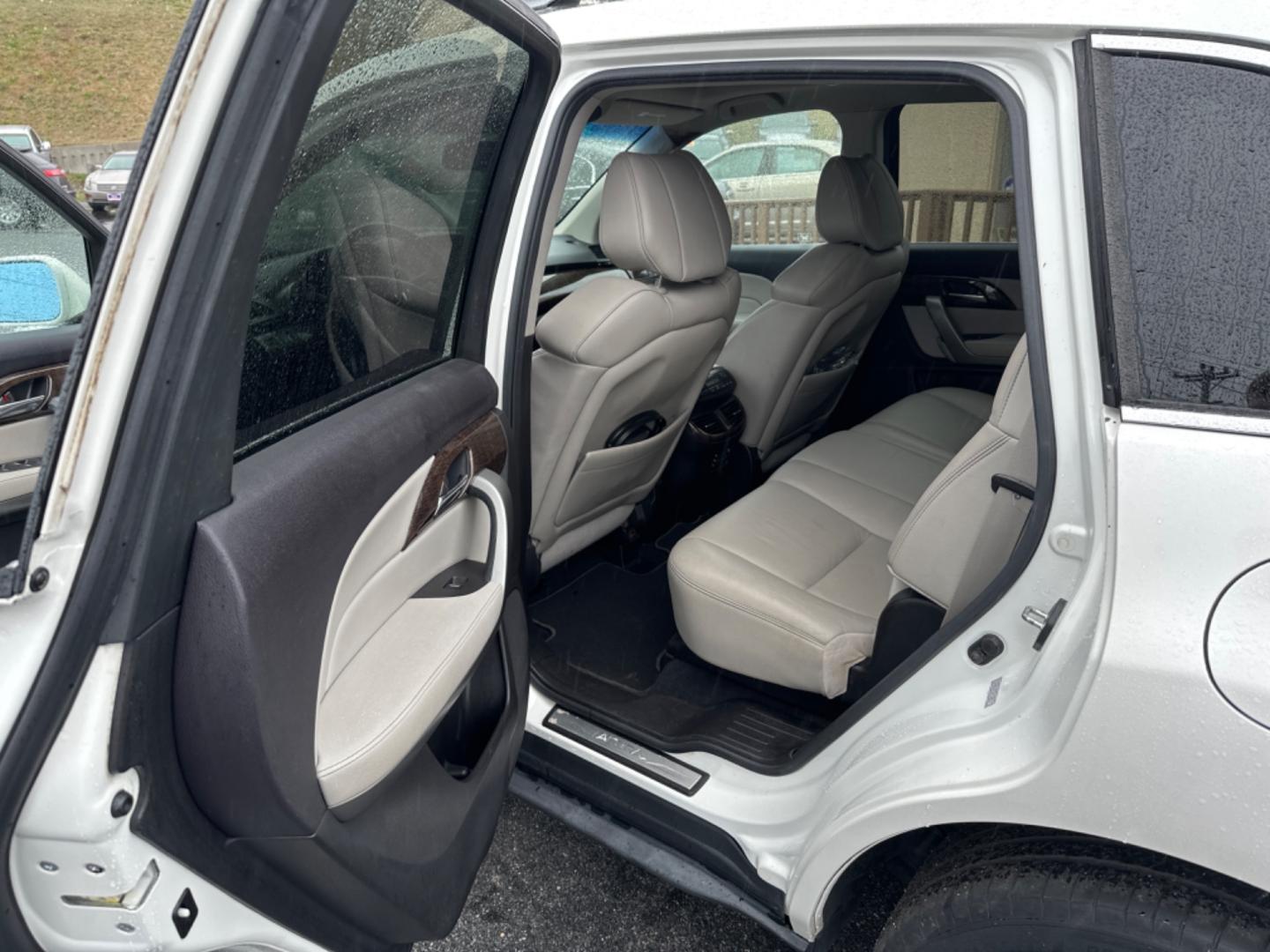 2010 white Acura MDX 6-Spd AT w/Advance and Ent. Pkg (2HNYD2H71AH) with an 3.5L V6 SOHC 24V engine, 6-Speed Automatic transmission, located at 5700 Curlew Drive, Norfolk, VA, 23502, (757) 455-6330, 36.841885, -76.209412 - Photo#9